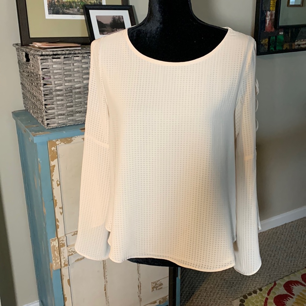 NWT Express Lace Up Sleeve Cream Blouse. Size M